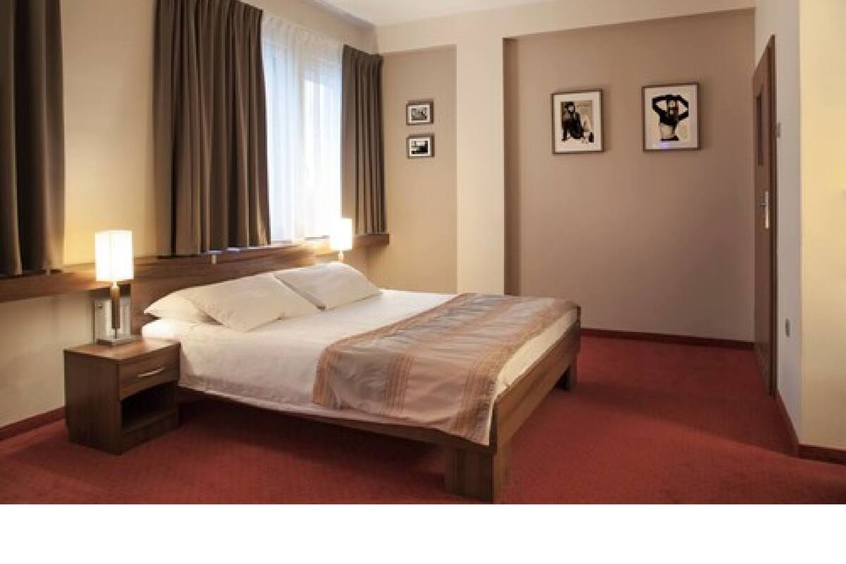 desk, iron/ironing board, free wifi, bed sheets