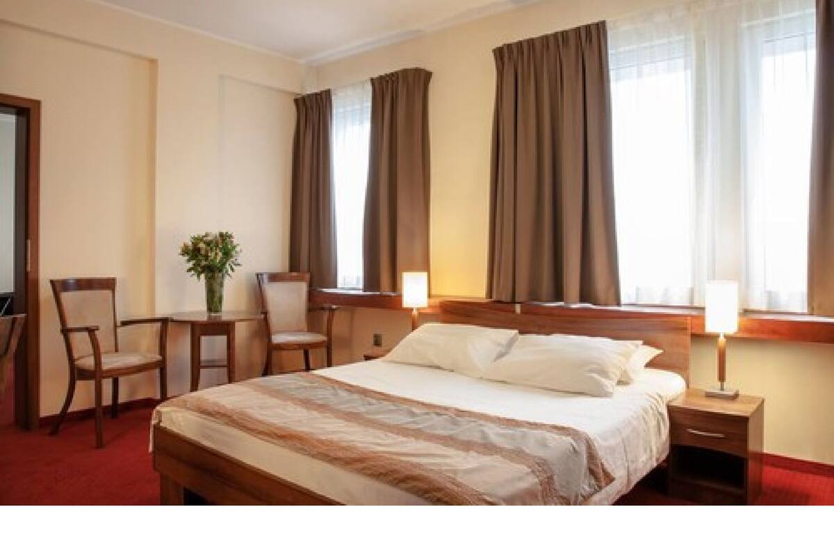 desk, iron/ironing board, free wifi, bed sheets