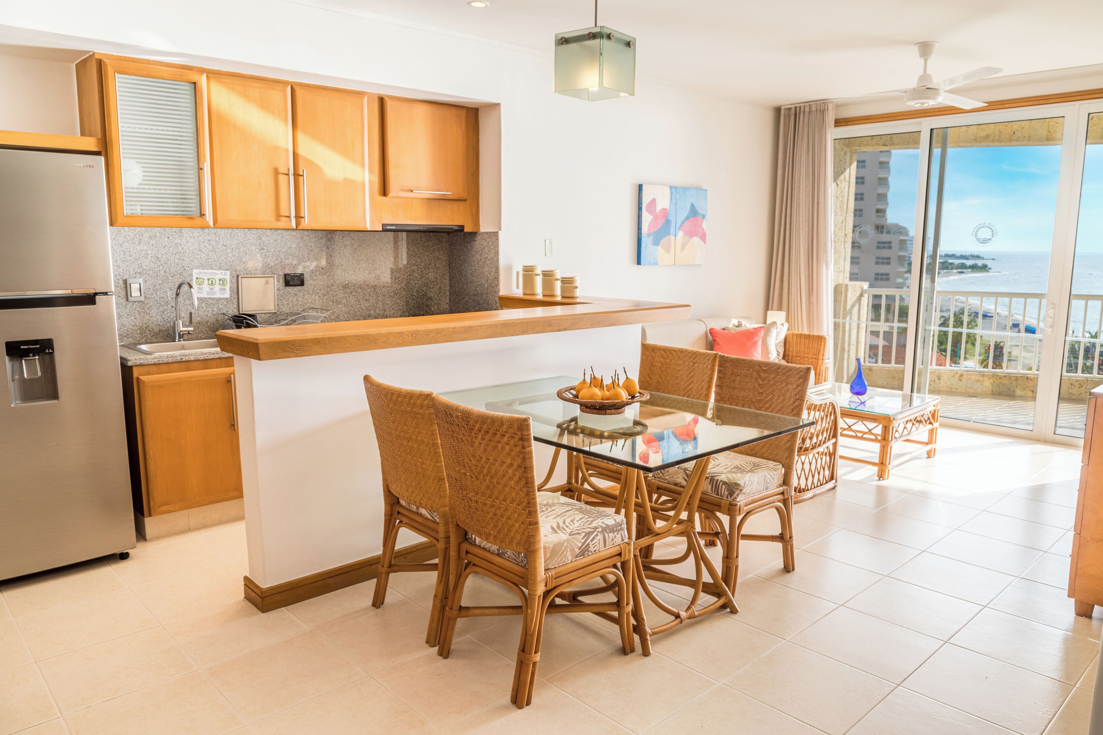 suite, 2 bedrooms | living area | 40-inch lcd tv with cable channels