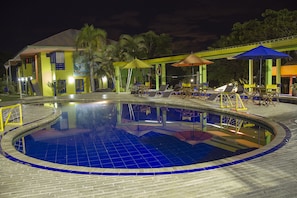Piscine extérieure