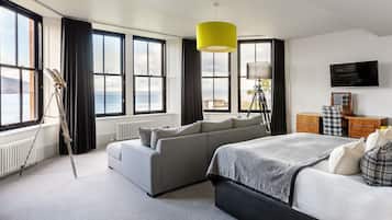 Luxury Studio Suite, Sea View | Egyptian cotton sheets, premium bedding, in-room safe