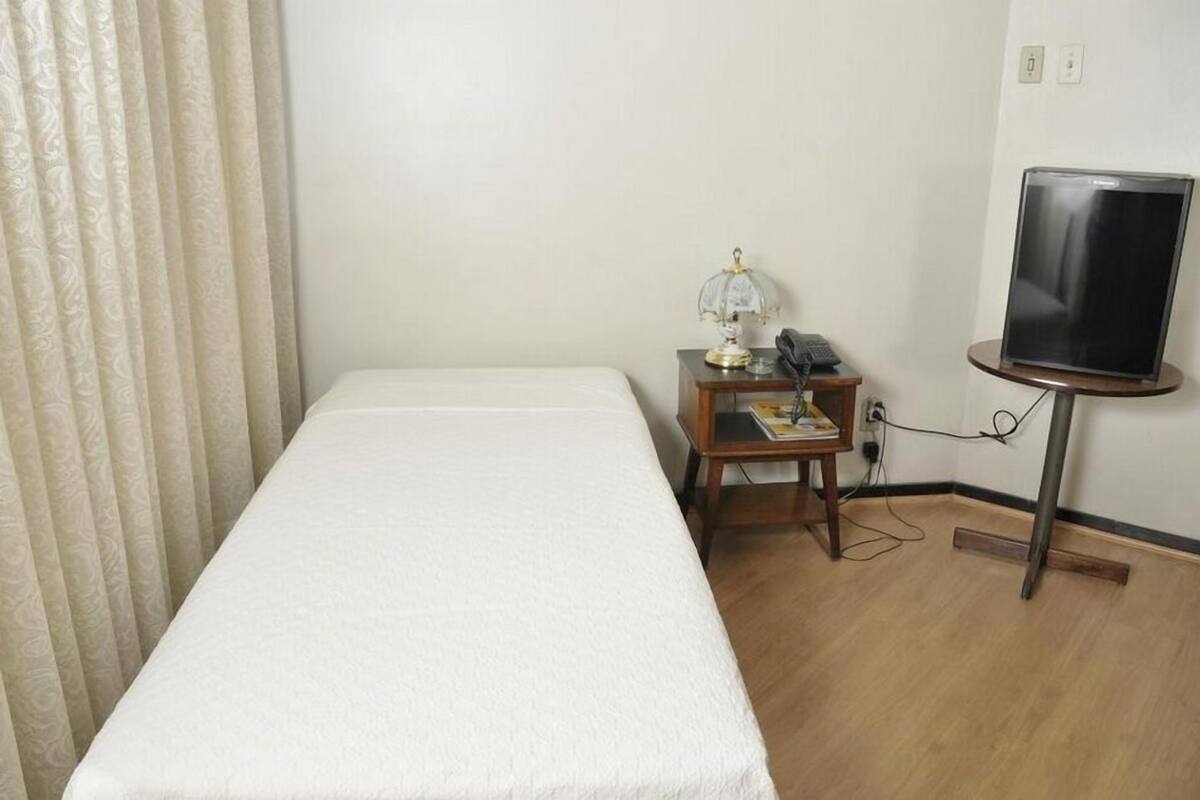Basic Single Room | 1 bedroom, Select Comfort beds, minibar, desk