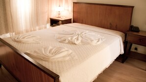 Basic Double Room | 1 bedroom, Select Comfort beds, minibar, desk - Ambassy Hotel (Belo Horizonte)