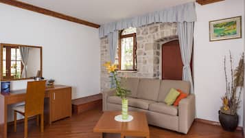 Suite Junior, 1 chambre, non-fumeurs, salle de bains privée | Draps en coton égyptien, literie de qualité supérieure