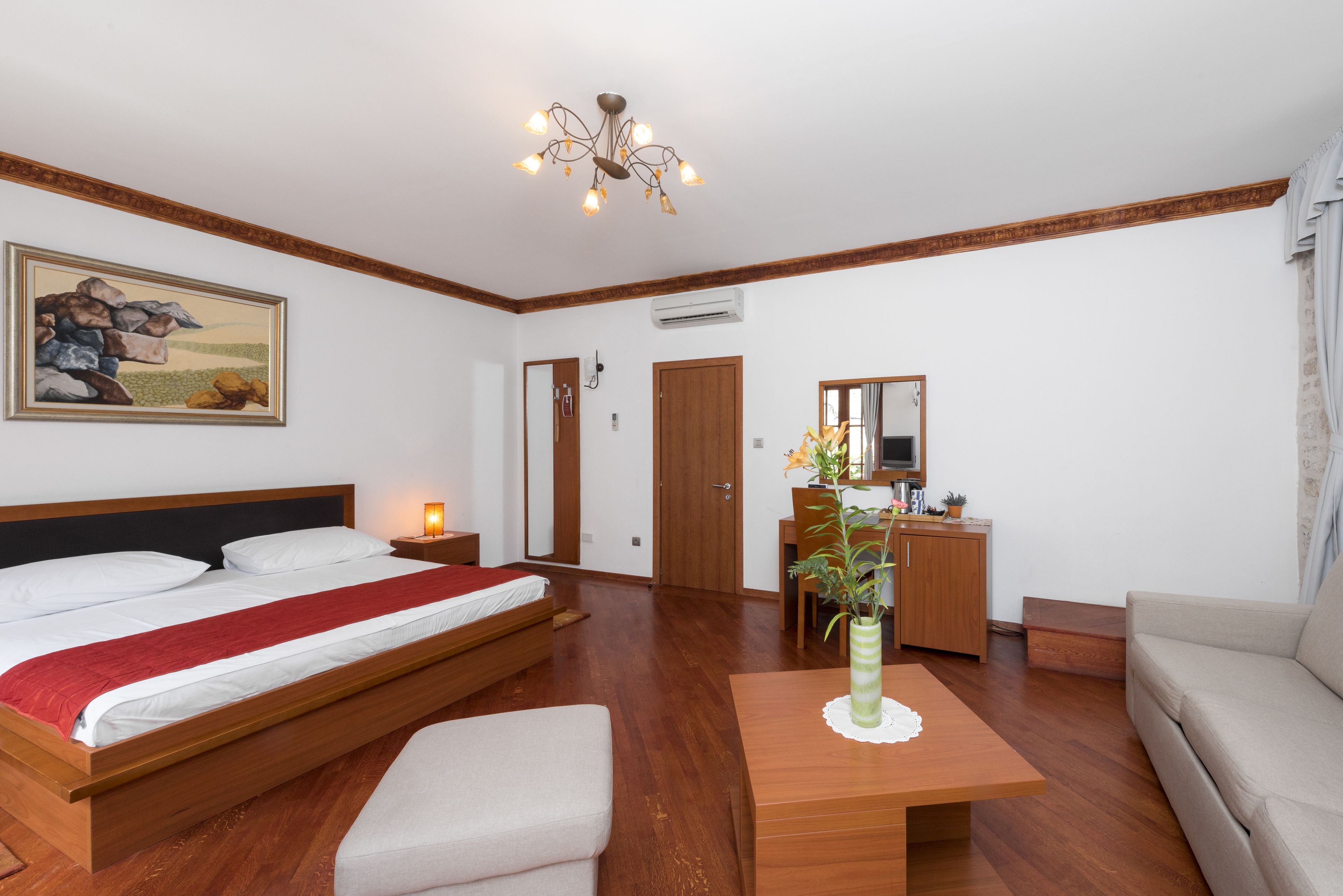 Junior Suite, 1 Bedroom, Non Smoking, Private Bathroom | Balcony