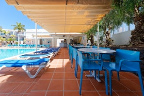 Poolbar