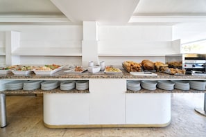 Frühstück, Mittagessen und Abendessen