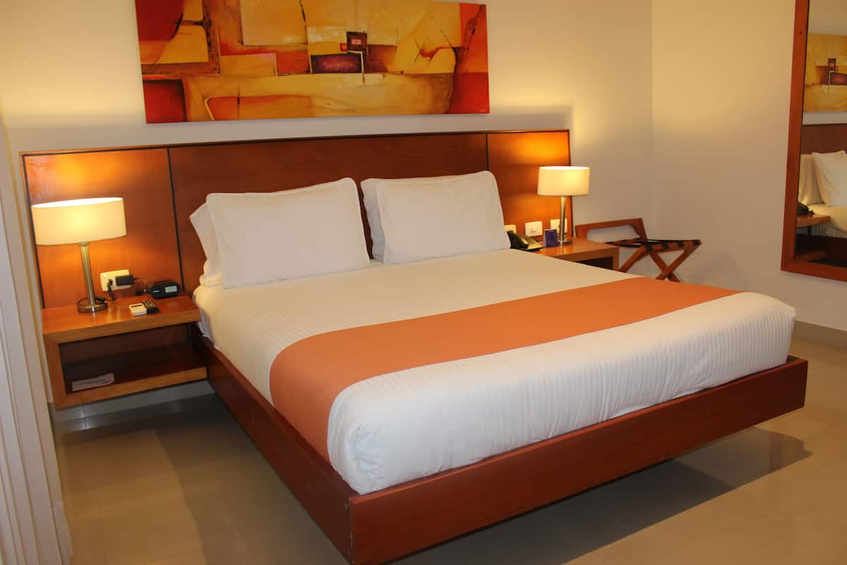 Premium bedding, in-room safe, soundproofing