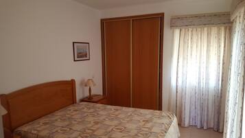 Apartment, 1 Schlafzimmer | Individuell dekoriert, individuell eingerichtet, Bügeleisen/Bügelbrett