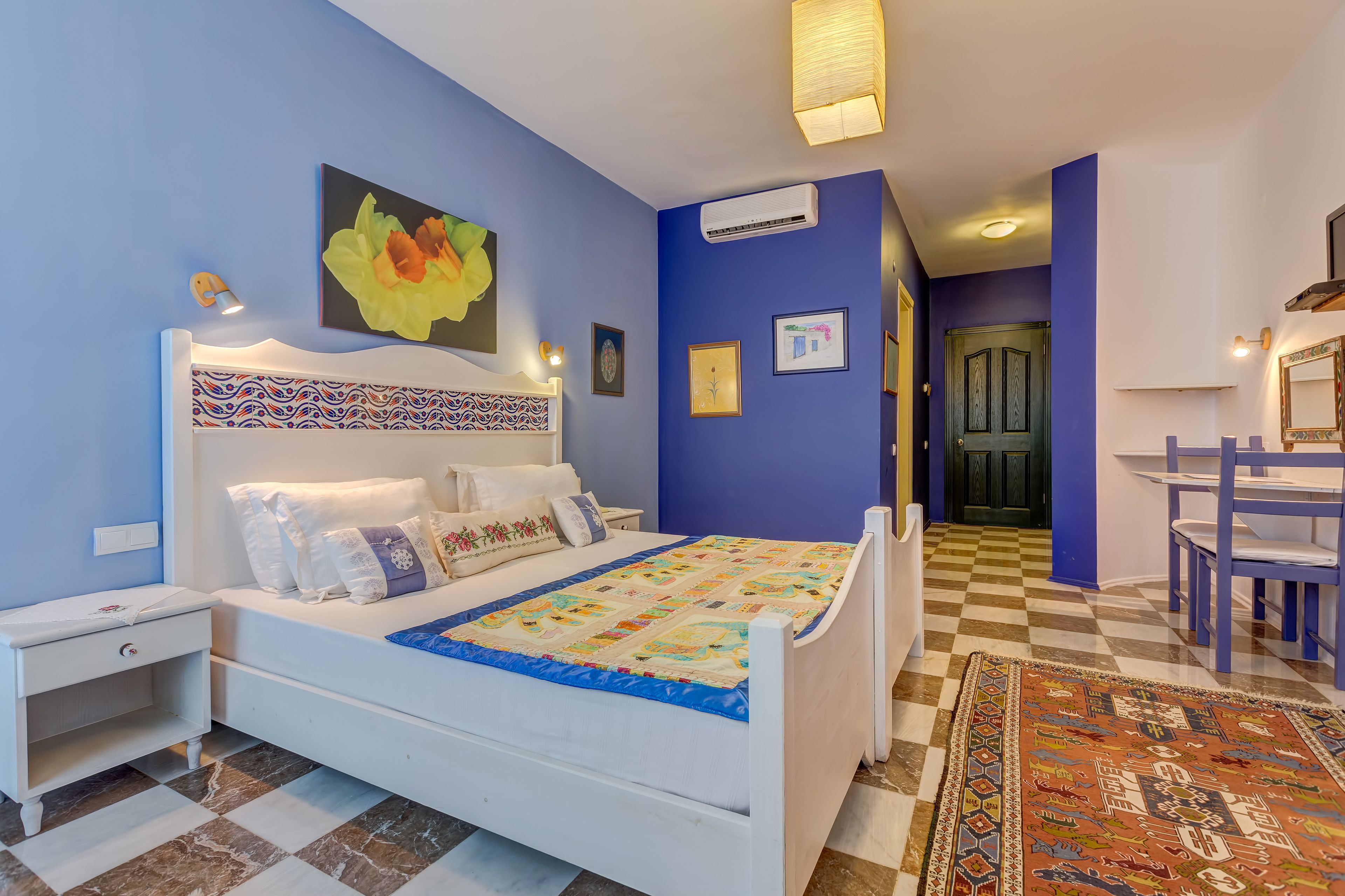 double room, balcony | 1 bedroom, minibar, in-room safe, individually decorated