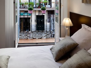 Sistema de insonorización, wifi gratis y ropa de cama 