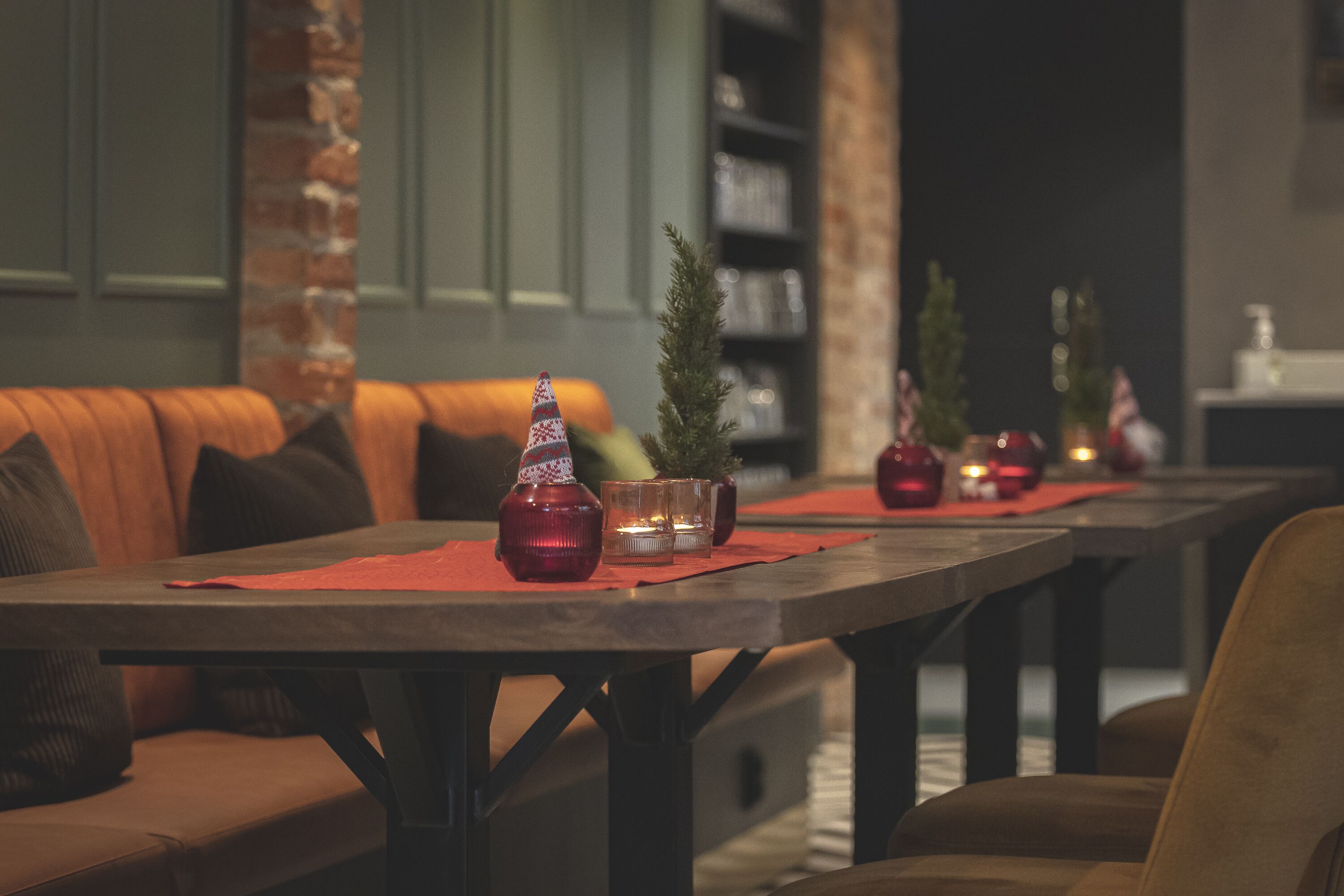 free buffet breakfast