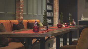 Free buffet breakfast