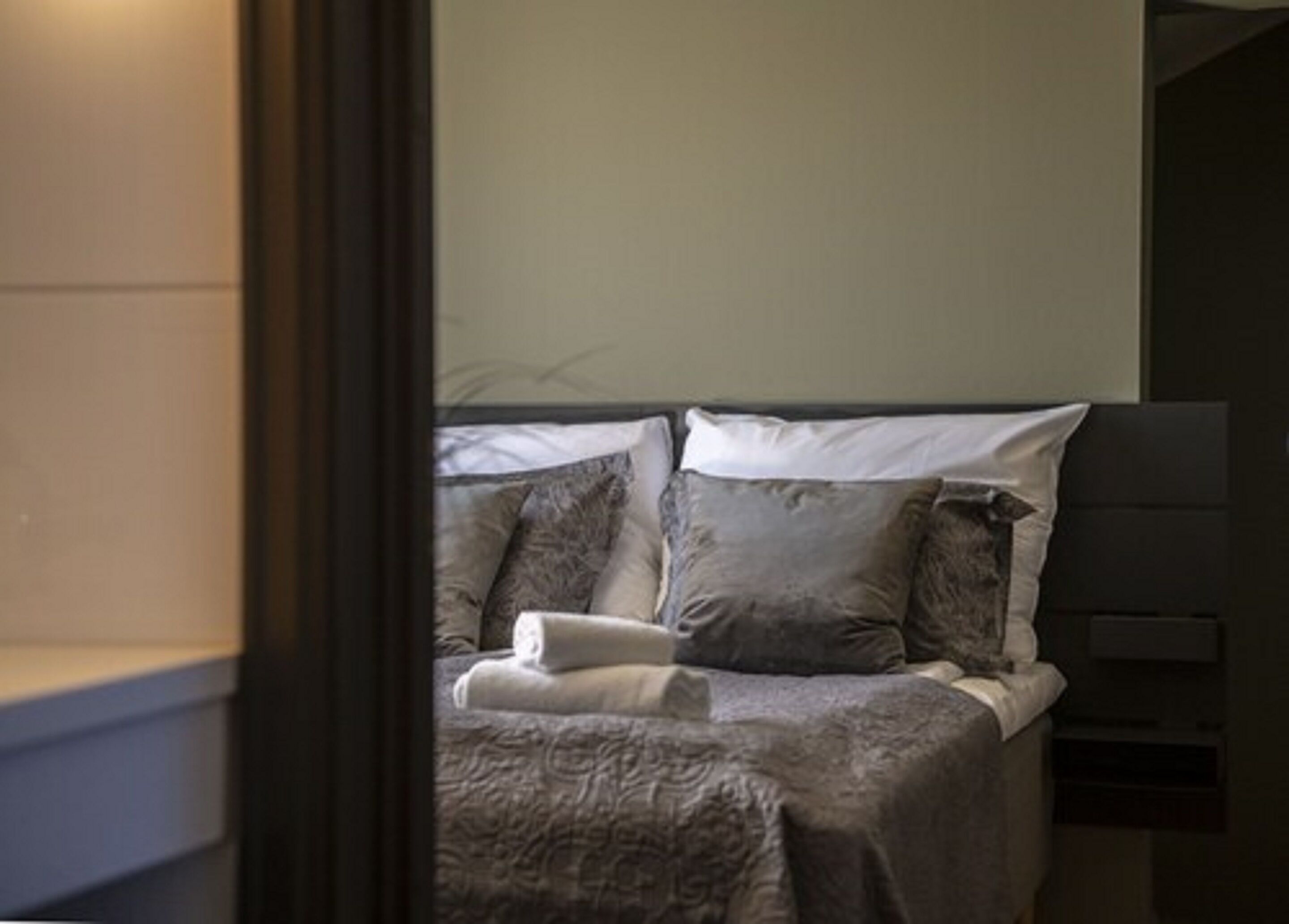 premium bedding, pillow-top beds, free wifi