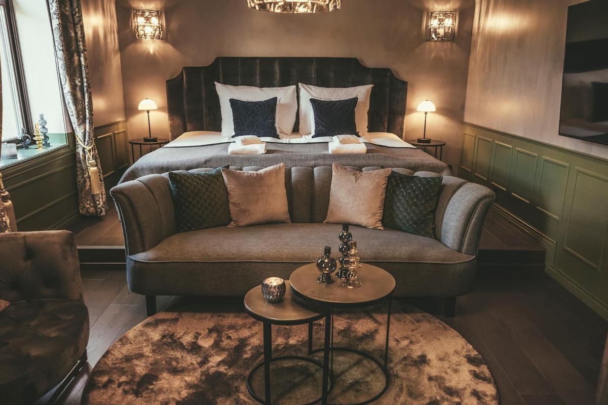 junior studio suite | premium bedding, pillow-top beds, free wifi