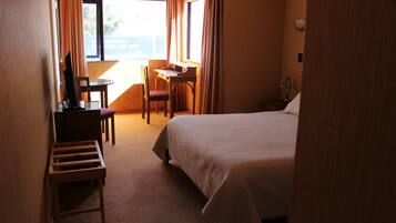 In-room safe, desk, free WiFi, wheelchair access