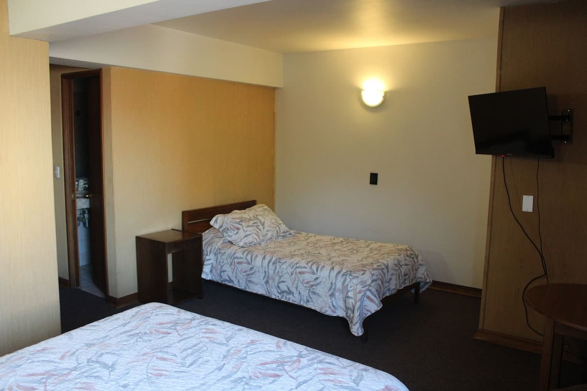Family Room | In-room safe, desk, free WiFi, wheelchair access