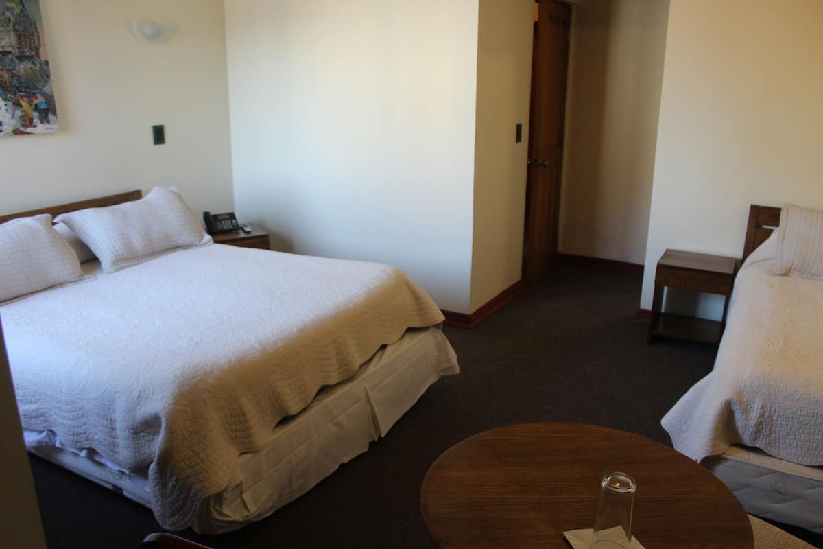 Deluxe Double Room | In-room safe, desk, free WiFi, wheelchair access