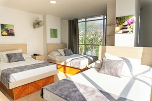 Coffres-forts dans les chambres, Wi-Fi gratuit, draps fournis