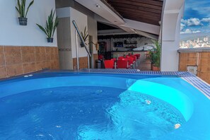 Bain à remous extérieur