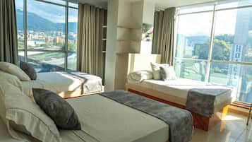 In-room safe, free WiFi, bed sheets