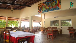 Desayuno buffet incluido todos los días 