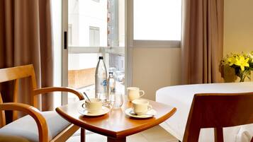 Se ofrece un desayuno bufé (9.00 EUR por persona)