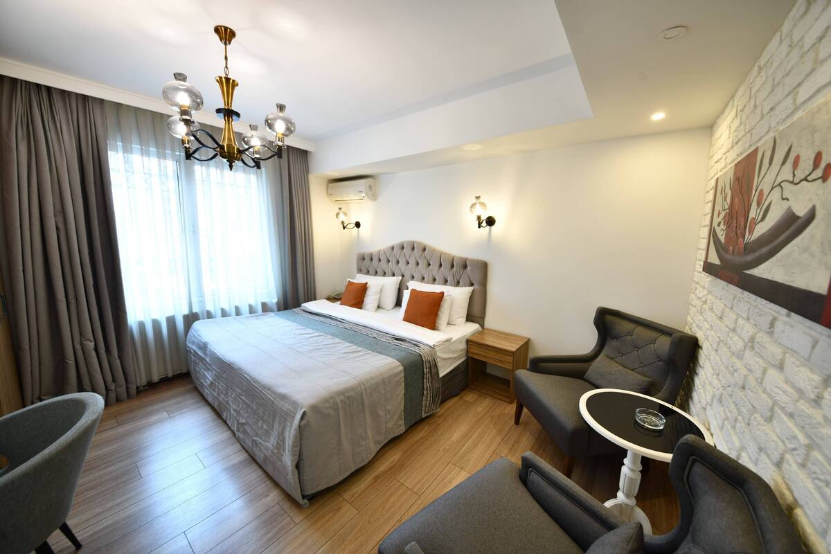 Habitación económica con 1 cama doble o 2 individuales | Sábanas de algodón egipcio, ropa de cama de alta calidad, escritorio
