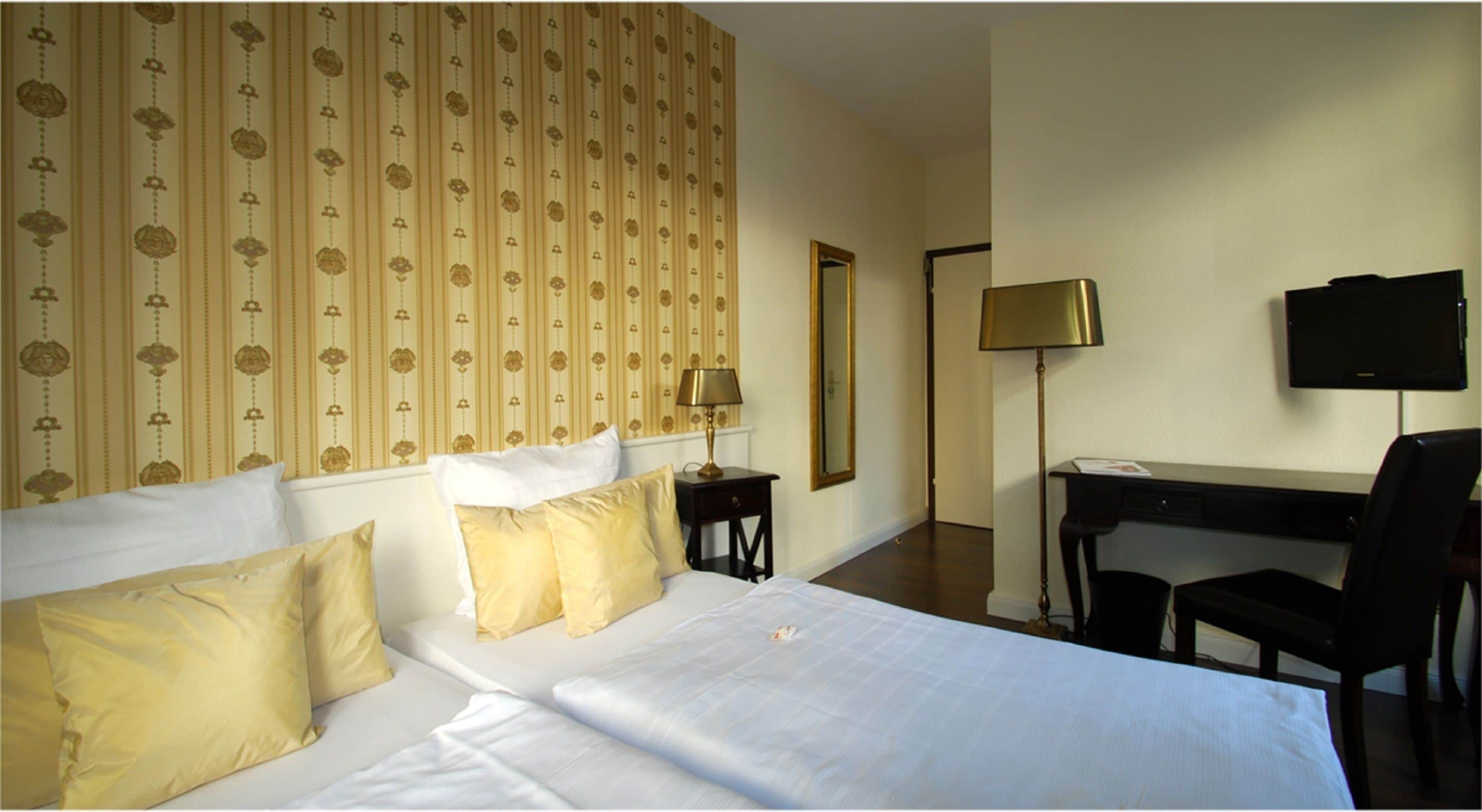 basic double or twin room | 1 bedroom, in-room safe, blackout curtains, iron/ironing board