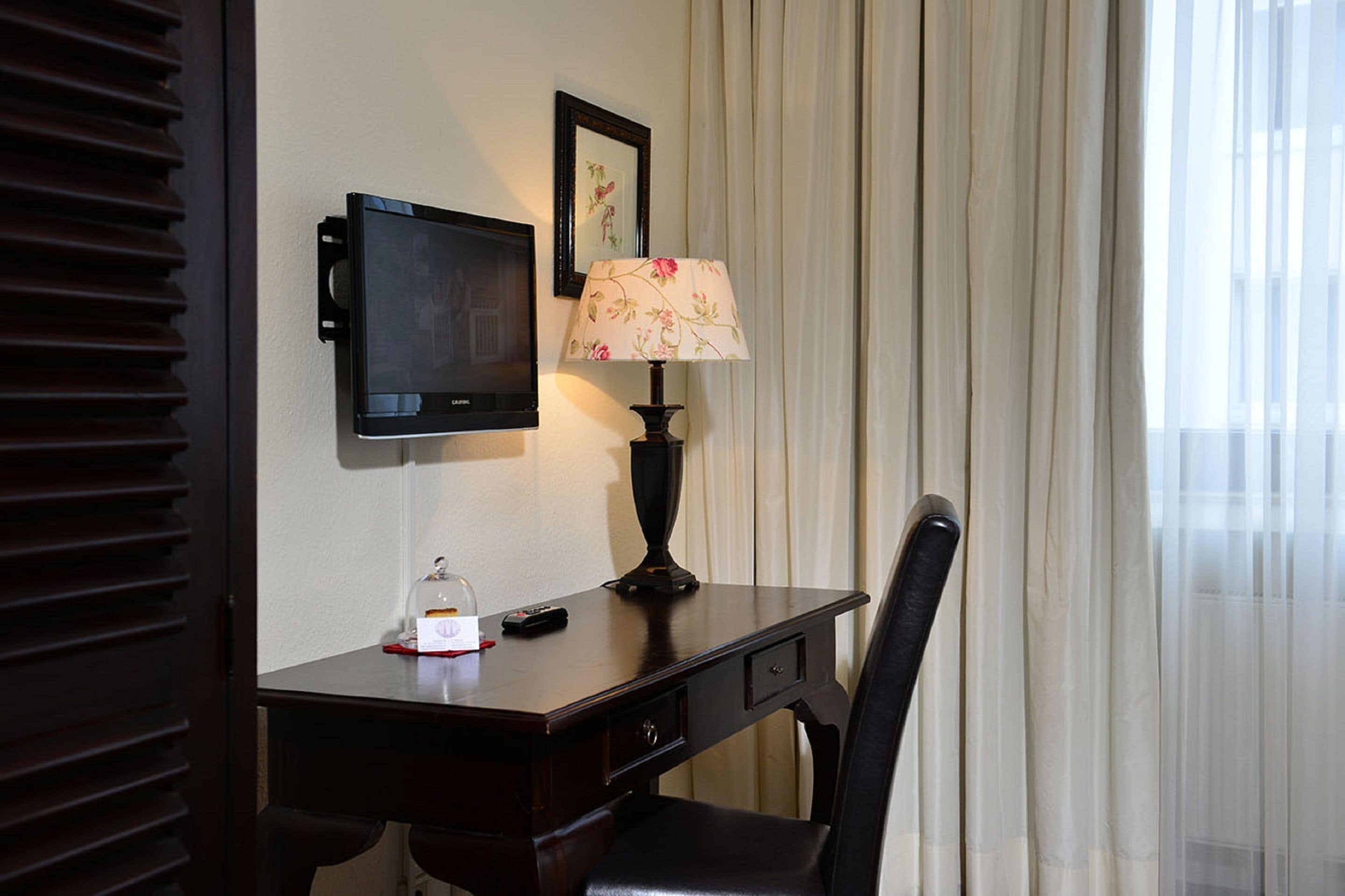 superior double or twin room | 1 bedroom, in-room safe, blackout curtains, iron/ironing board