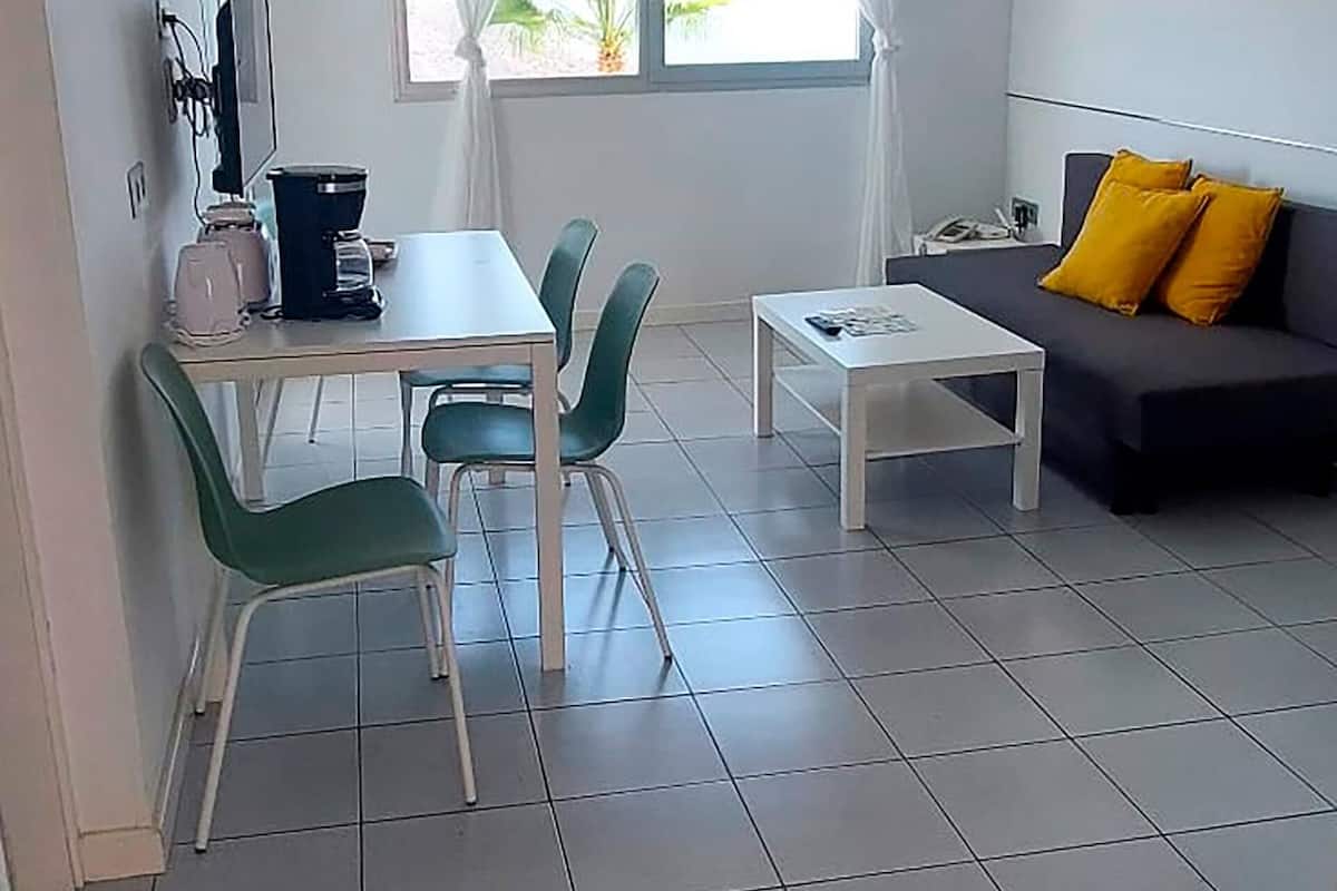 2 bedrooms, in-room safe, free WiFi, bed sheets