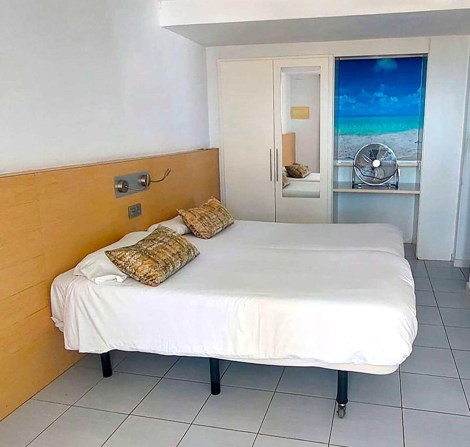 In-room safe, free WiFi, bed sheets