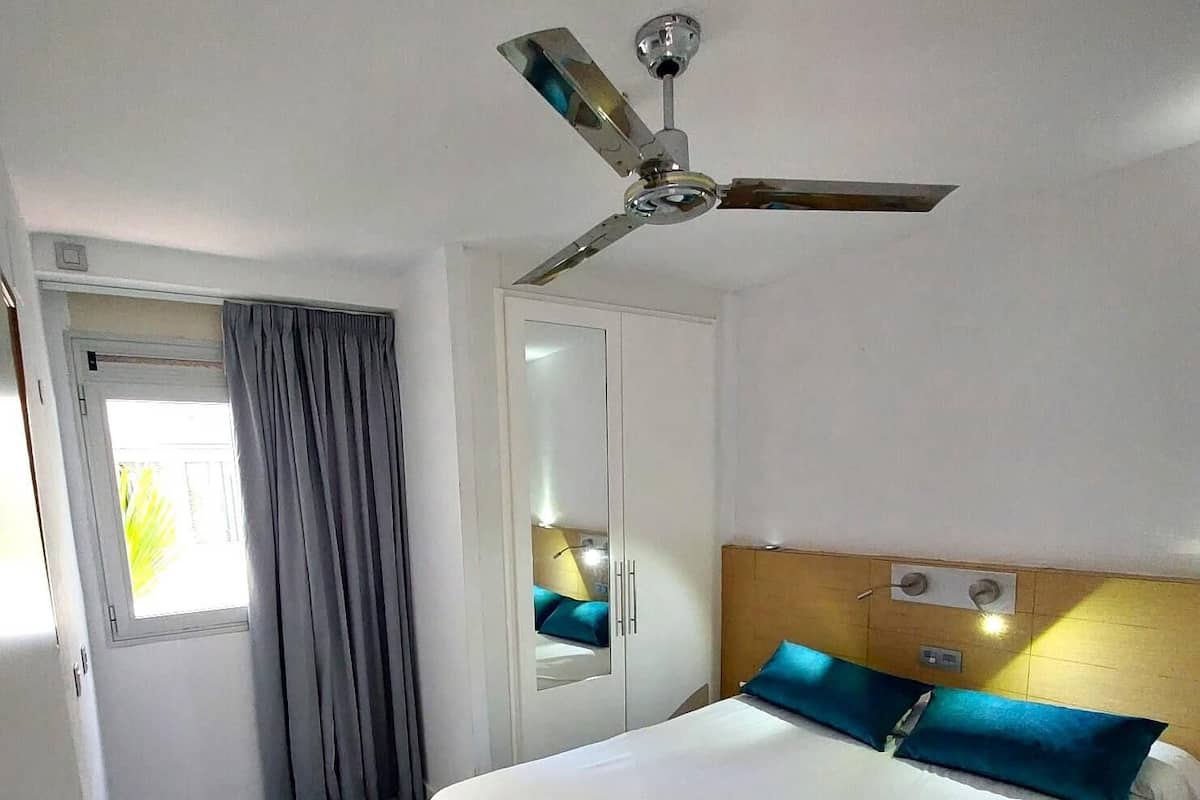 Caja de seguridad en la habitación, wifi gratis y ropa de cama