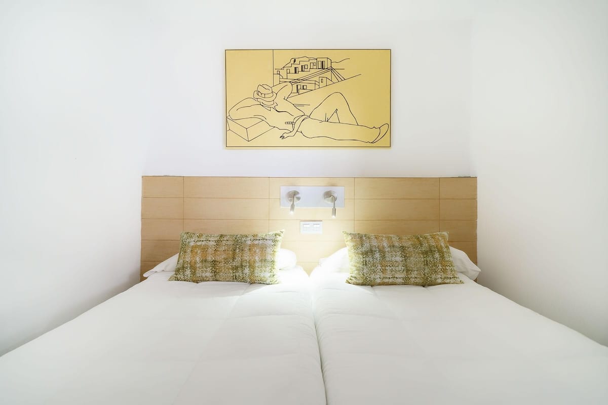2 bedrooms, in-room safe, free WiFi, bed sheets