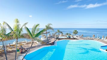 2 piscinas al aire libre, sombrillas, tumbonas