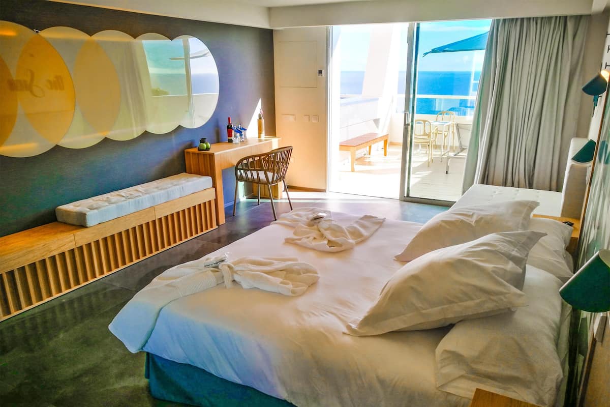 2 bedrooms, in-room safe, free WiFi, bed sheets