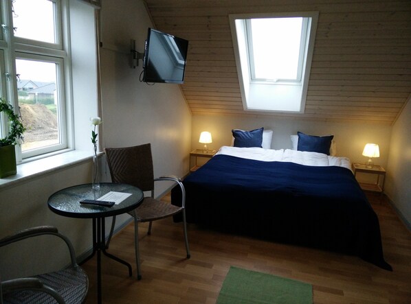 Hypo-allergenic bedding, Select Comfort beds, individually decorated