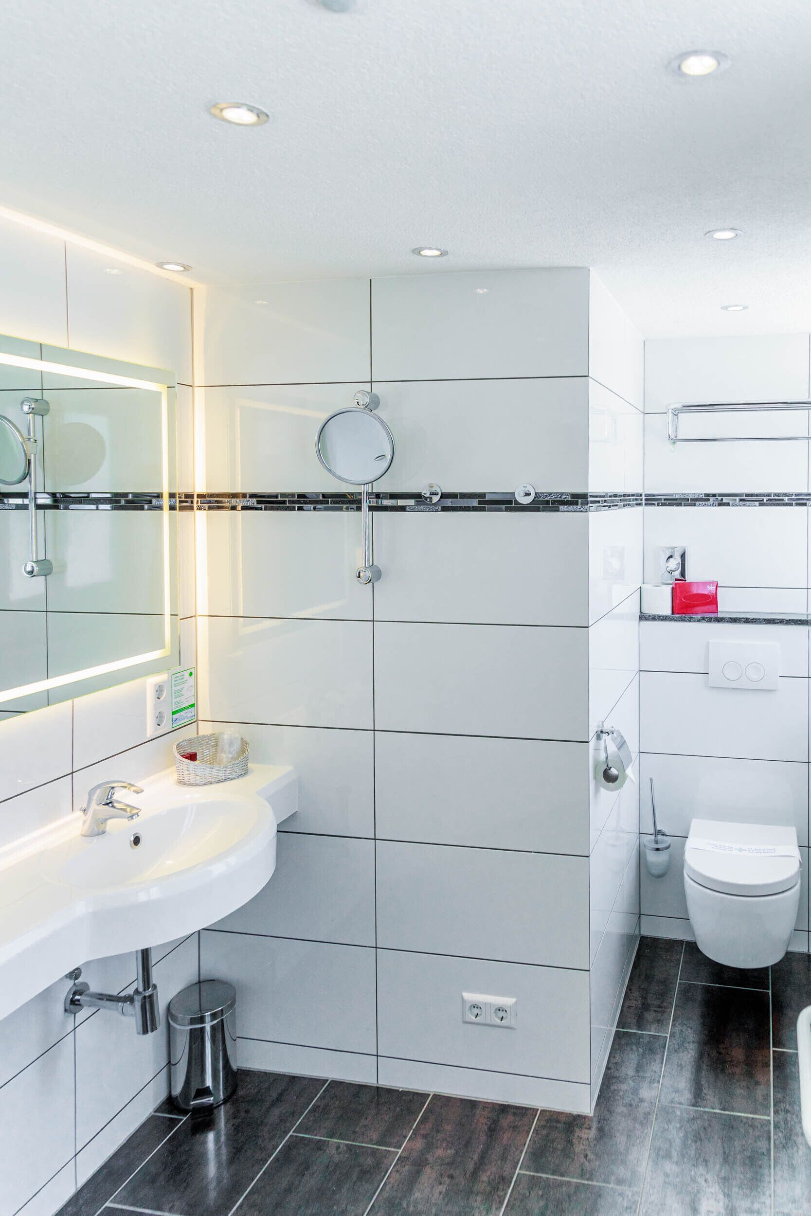 superior double room | bathroom | shower, free toiletries, hair dryer, towels