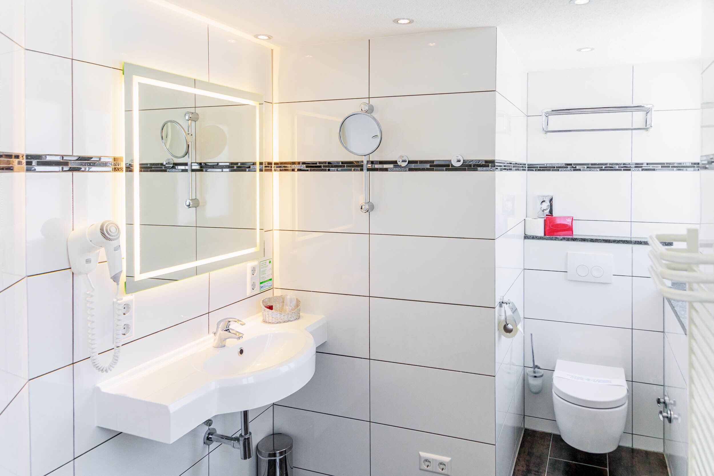 standard double or twin room, balcony | bathroom | shower, free toiletries, hair dryer, towels