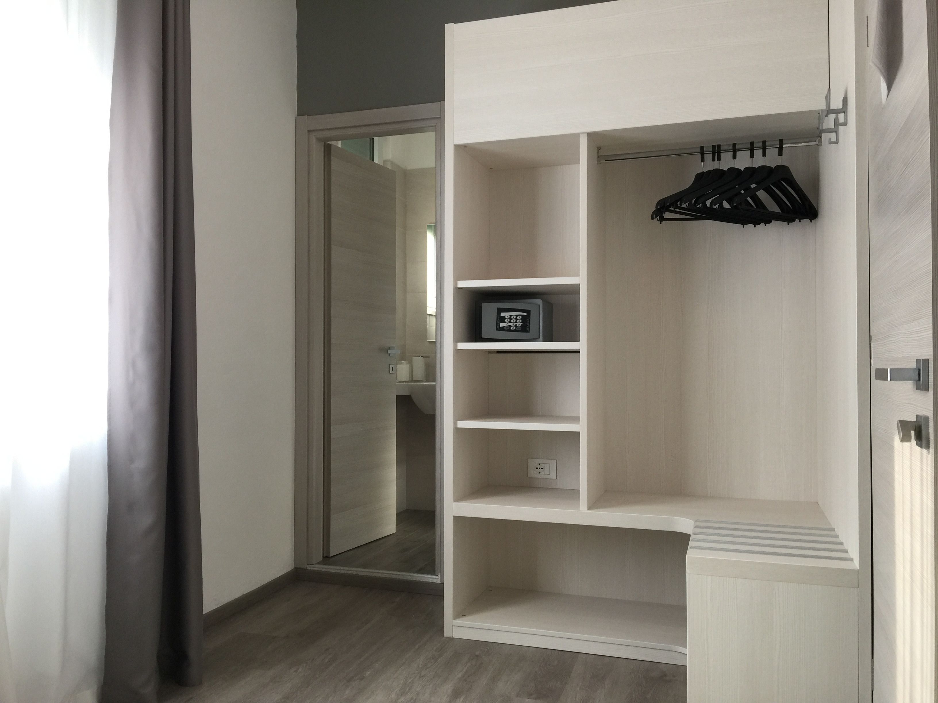 Design Single Room | In-room safe, desk, soundproofing, free WiFi