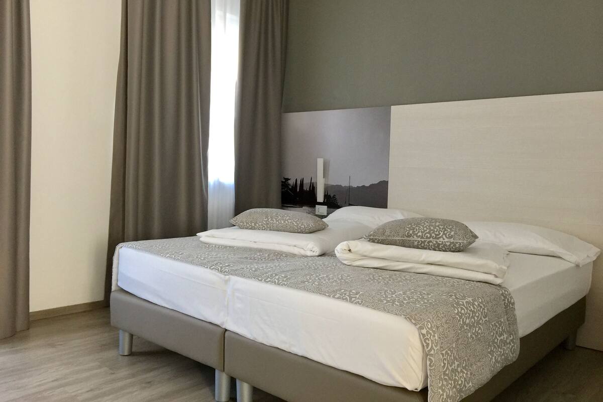 Design Double Room, Lake View | In-room safe, desk, soundproofing, WiFi (free)