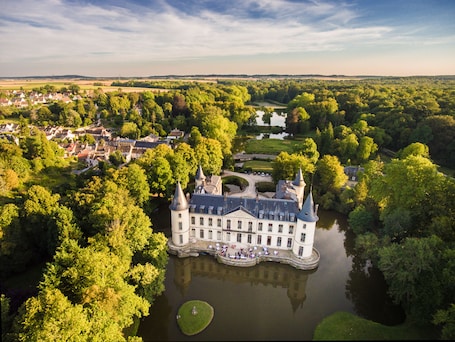 Aerial view. Château d'Ermenonville