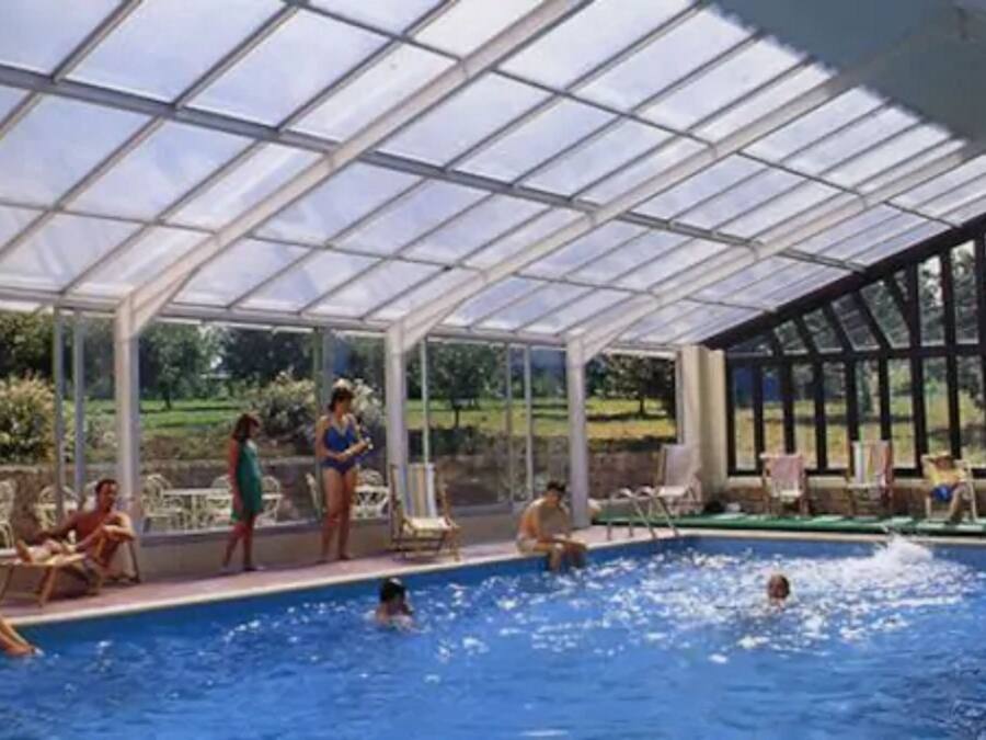Indoor pool, pool loungers