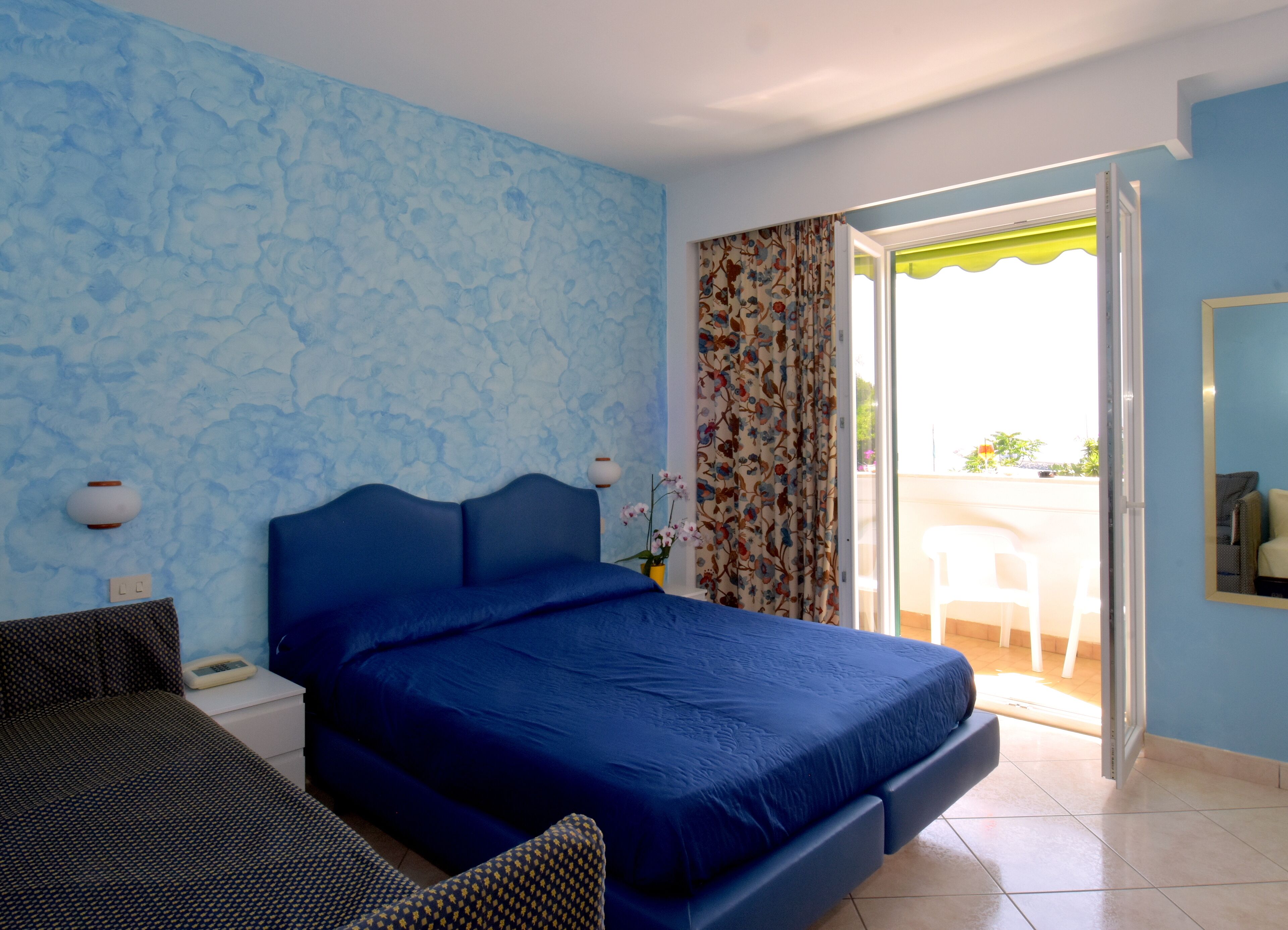 standard triple room | minibar, in-room safe, soundproofing, free wifi