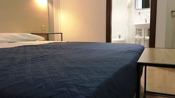 Standard-Doppelzimmer | Schreibtisch, VerdunkelungsvorhÀnge, Babybetten, Zustellbetten