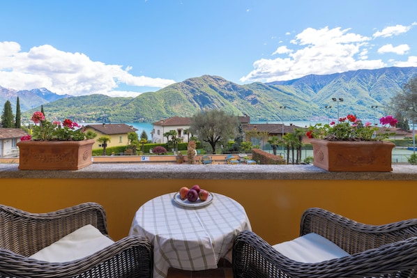 Deluxe Double Room | Terrace/patio - Hotel Villa Edy (Tremezzina)