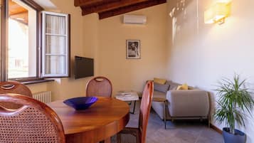 Premium-Zimmer, 1 Schlafzimmer | Wohnbereich