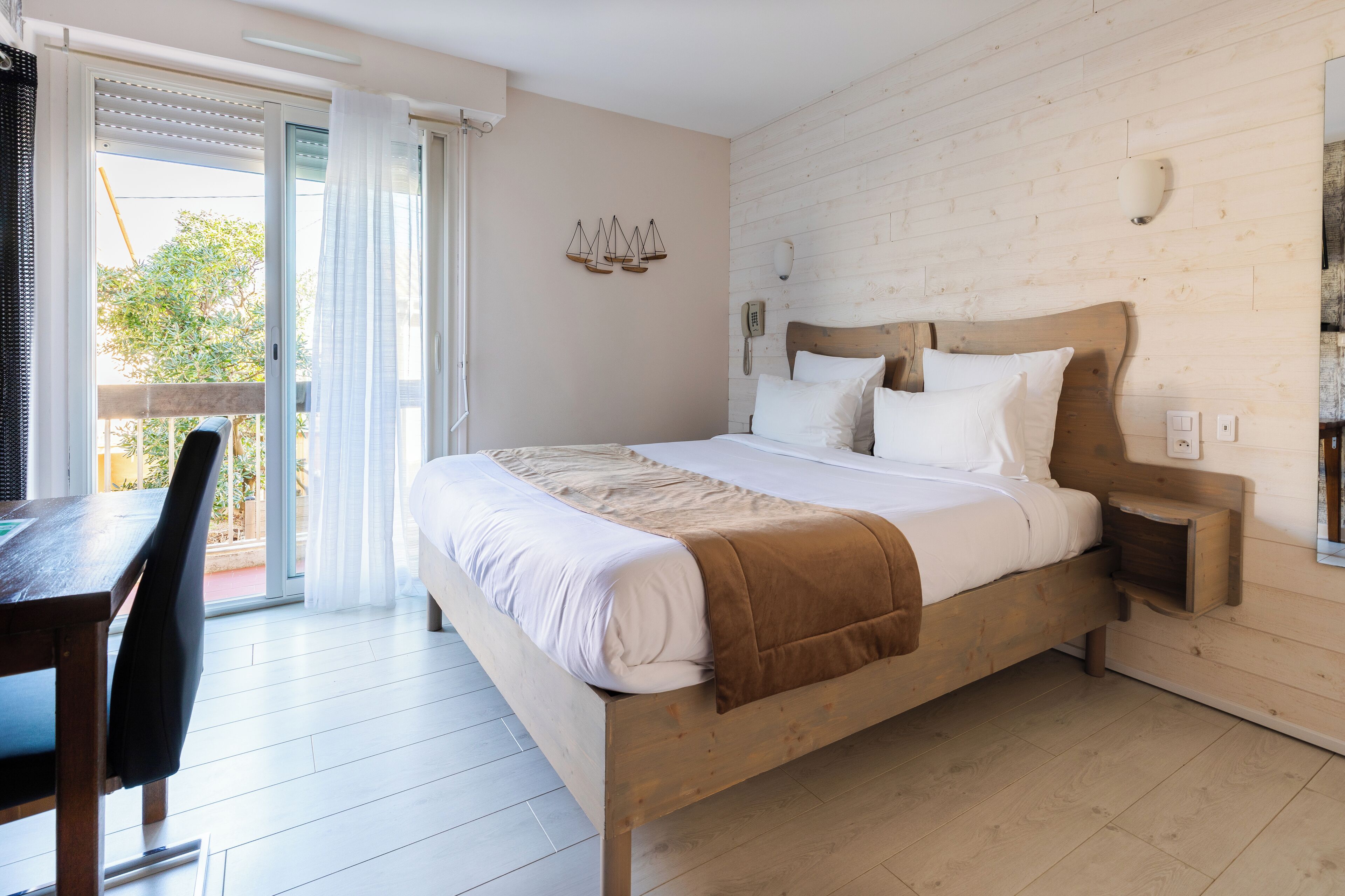 Standaard tweepersoonskamer, 1 queensize bed | Luxe beddengoed, individueel gedecoreerd, individueel gemeubileerd