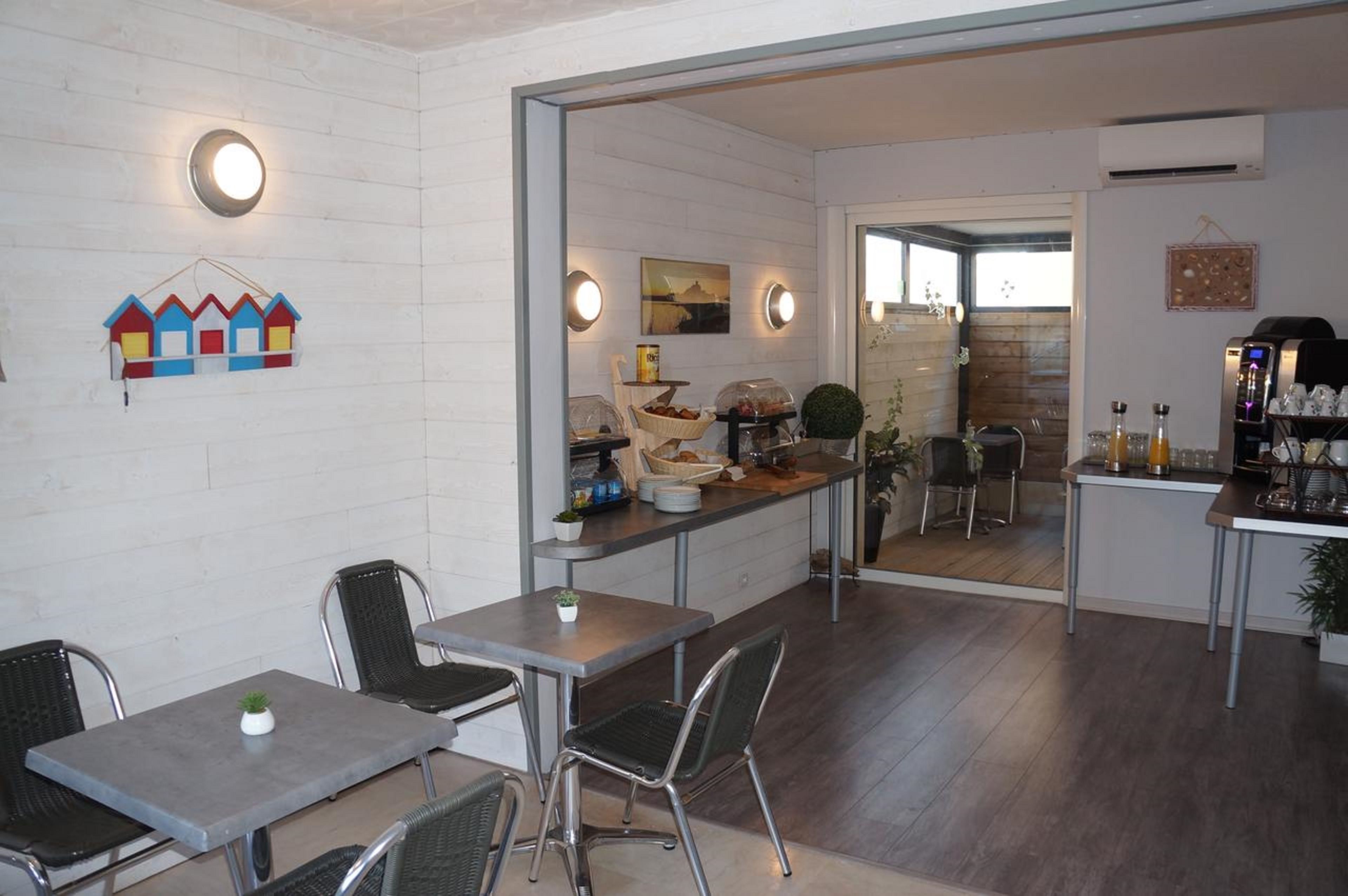 daily buffet breakfast (eur 11 per person)