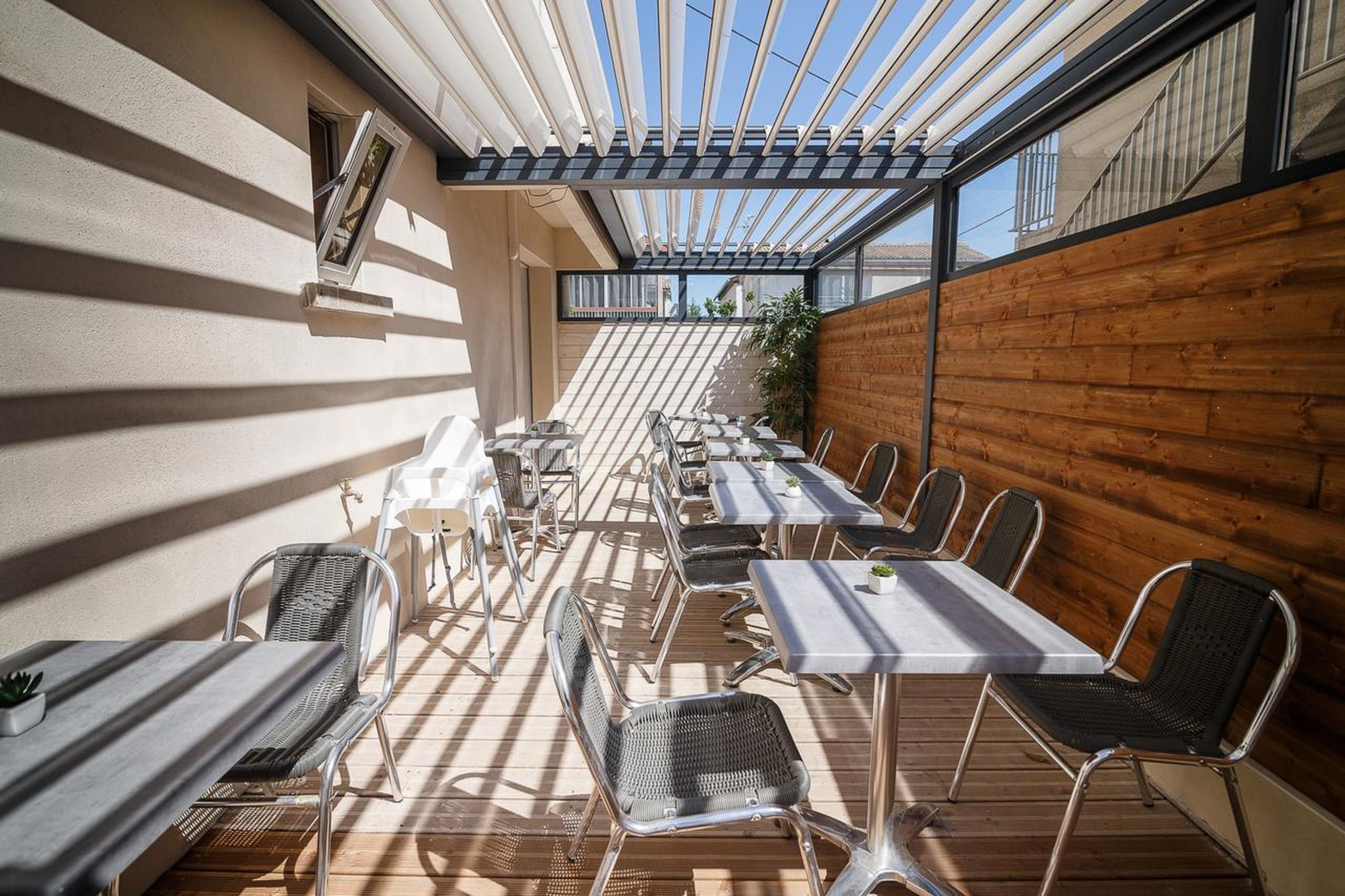 daily buffet breakfast (eur 11 per person)